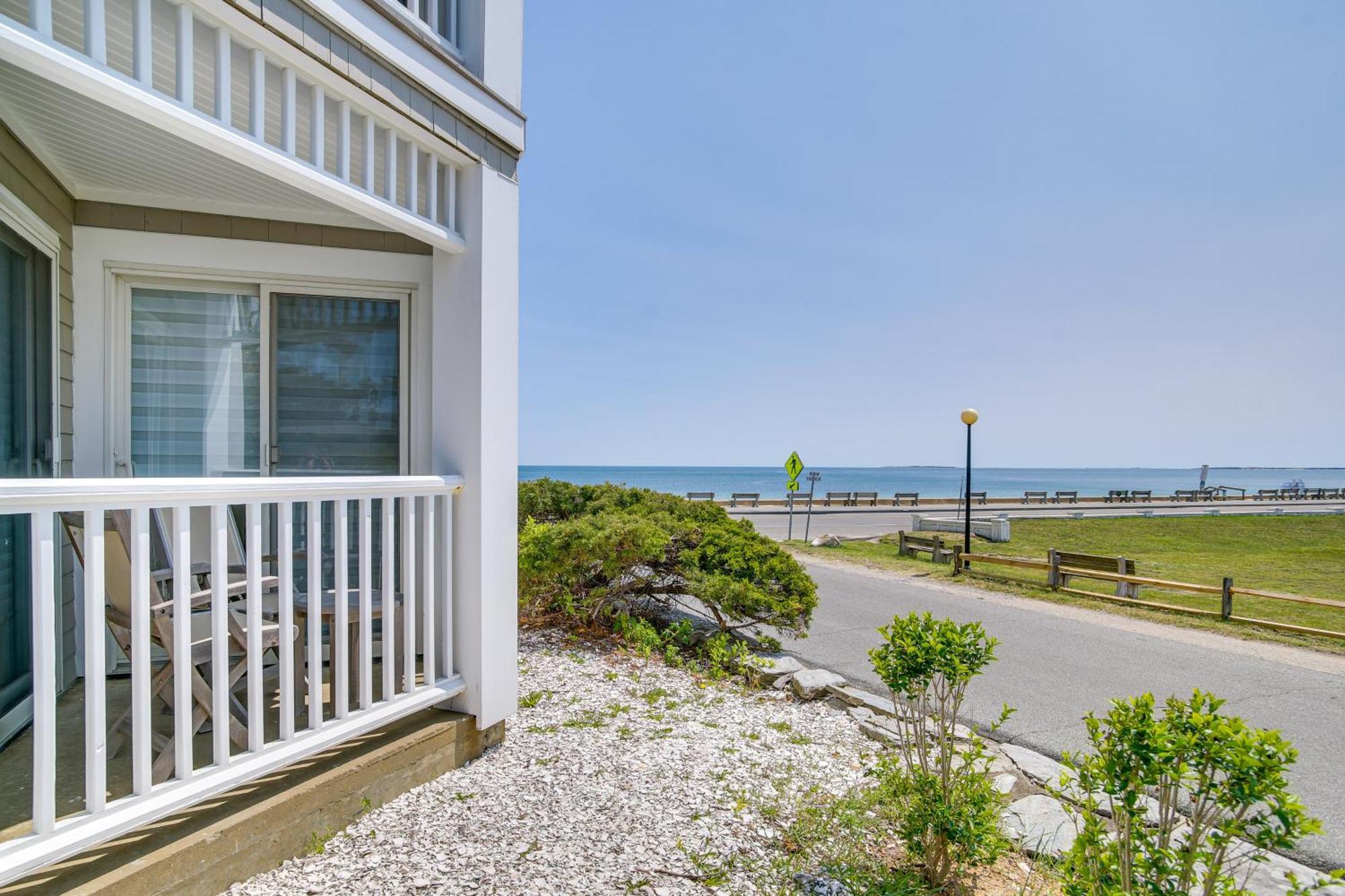Breezy Oak Bluffs Condo - Steps To Inkwell Beach! Esterno foto