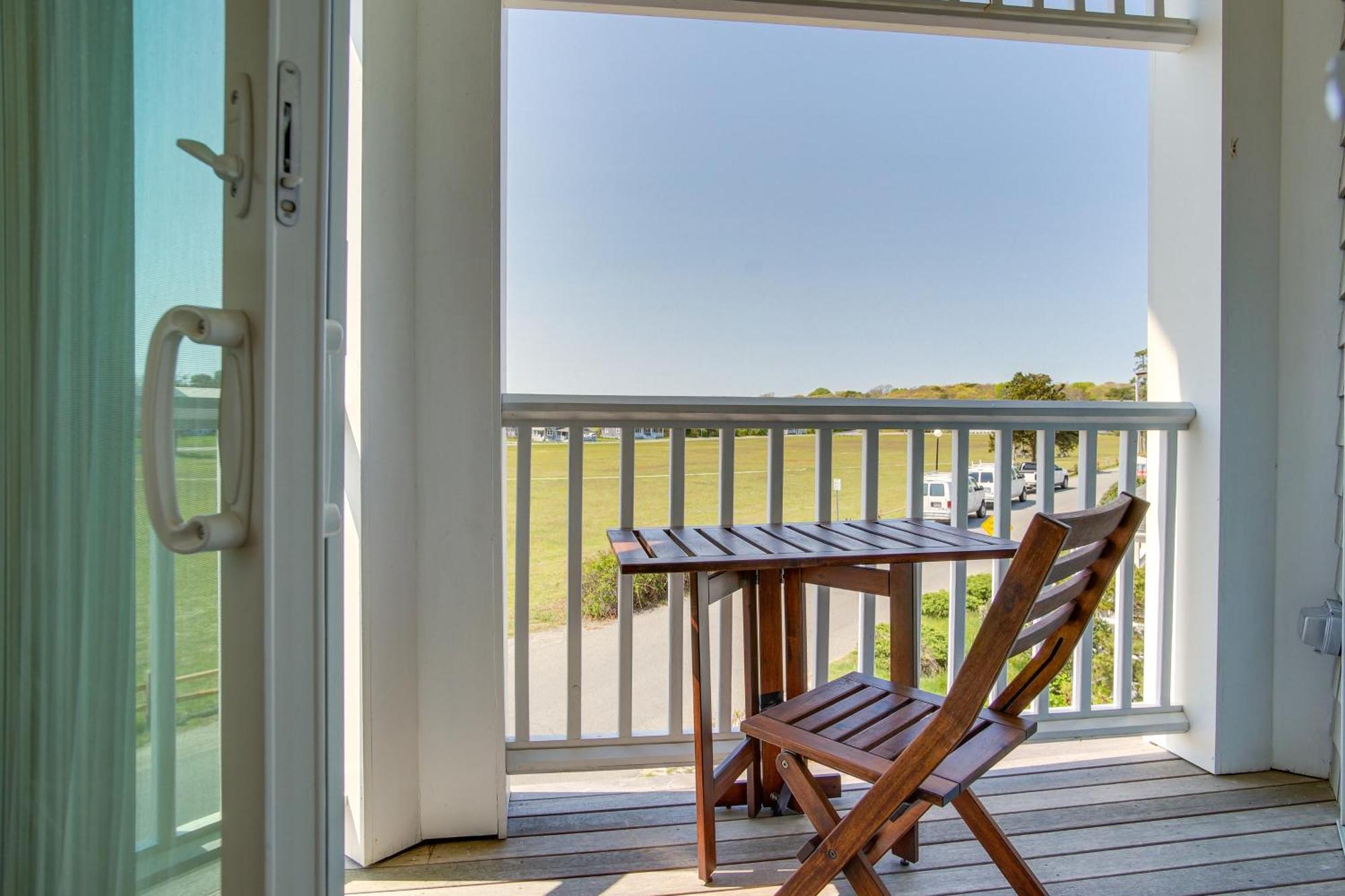 Breezy Oak Bluffs Condo - Steps To Inkwell Beach! Esterno foto
